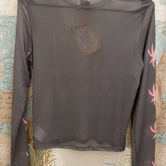 NWT Spider Gwen Marvel Girls Large Sheer Gray Pink Logo Crew Top Lightweight - Picture 4 of 7